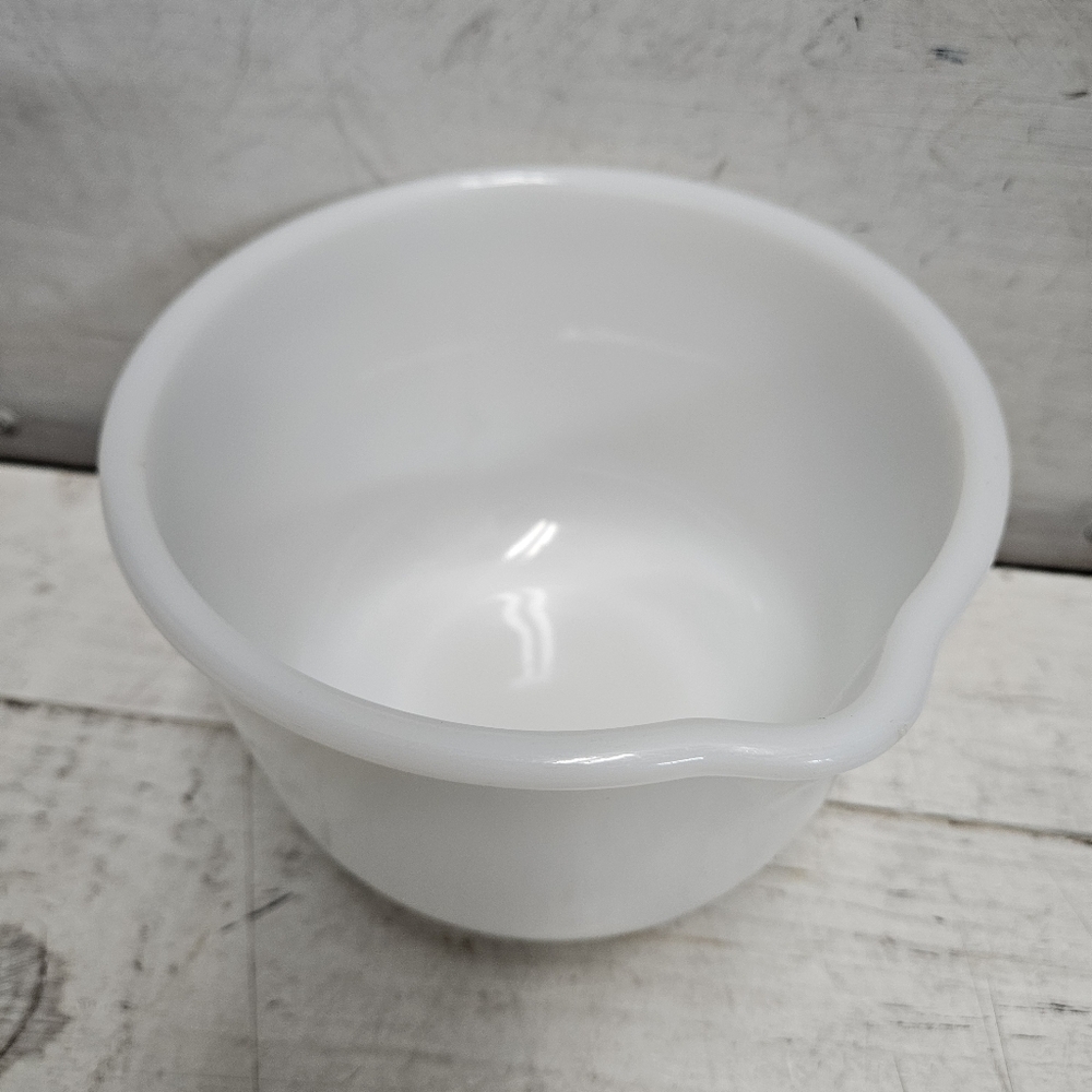 GLASBAKE Sunbeam 20CJ vintage white milk glass mixing bowl kitchen decor